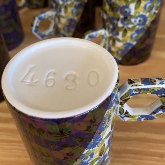 Anthropologie coffee mug set 9 - Picture 3 of 7